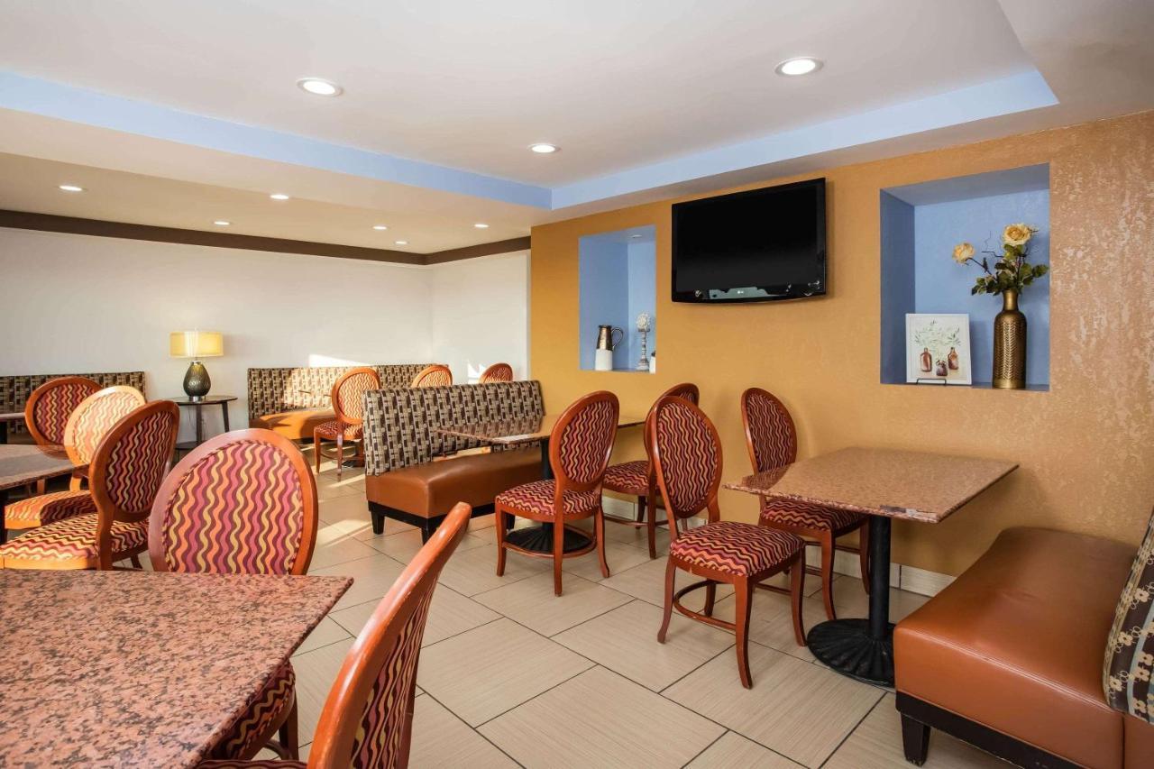Travelodge By Wyndham Fort Wayne North Exteriér fotografie