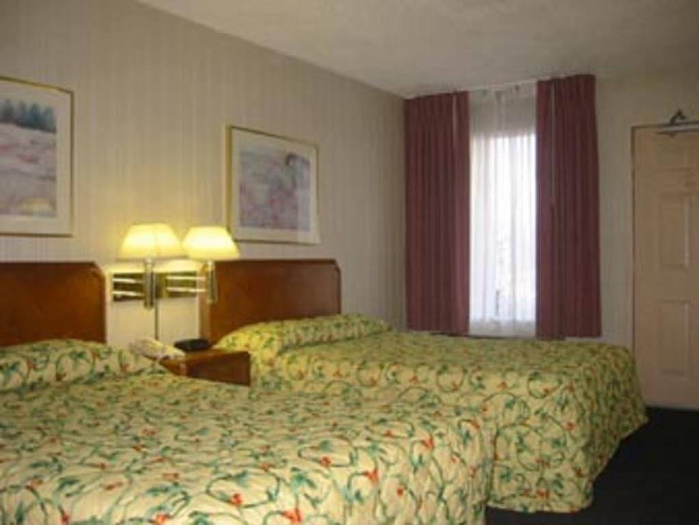 Travelodge By Wyndham Fort Wayne North Exteriér fotografie