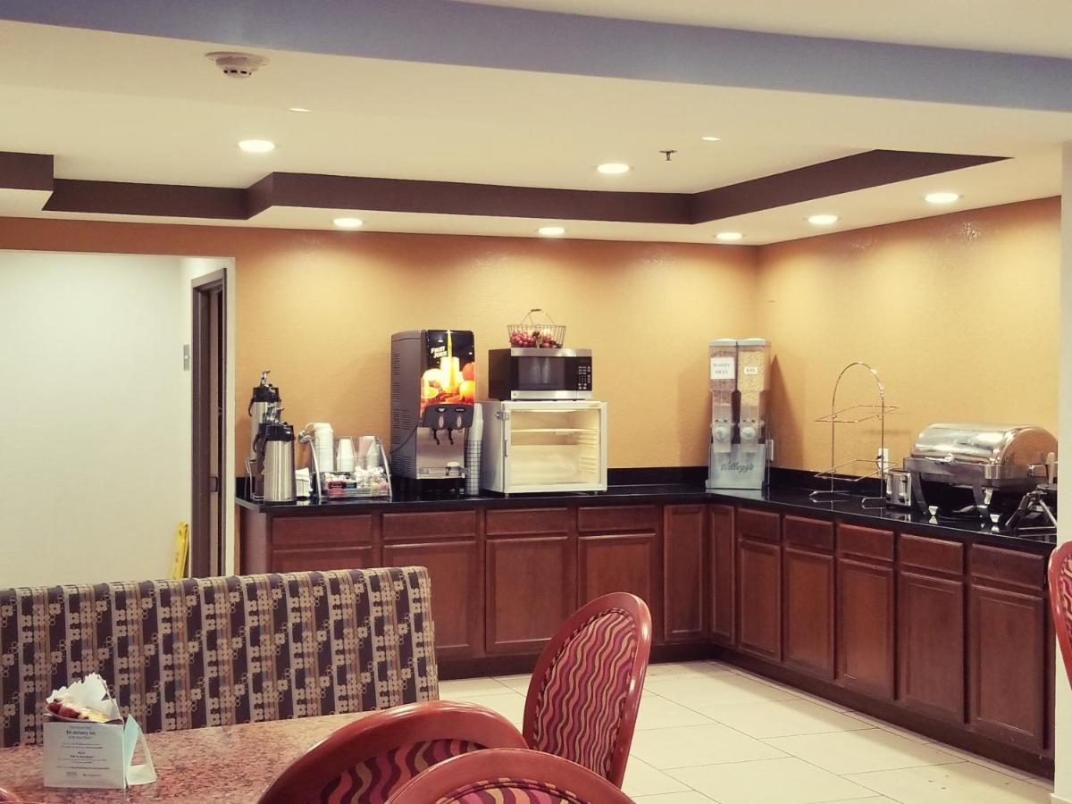 Travelodge By Wyndham Fort Wayne North Exteriér fotografie
